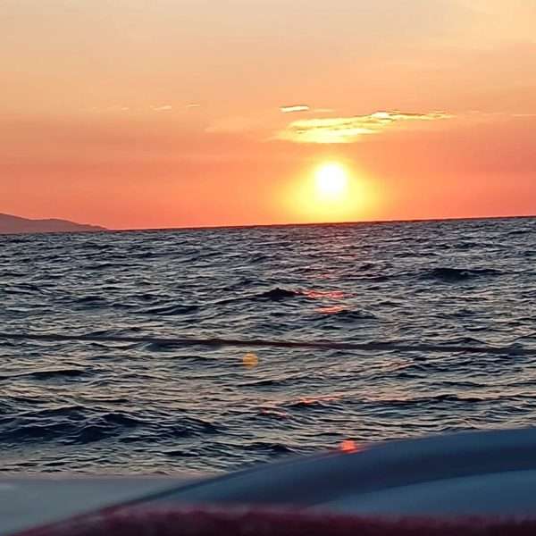 Sailing trip to DIA island