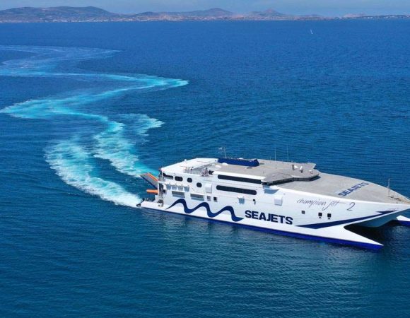 Santorini Day Trip from Heraklion Port Ferry